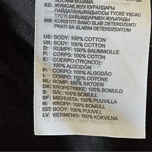 Adidas T Shirt Mens Medium Black Die Market Mit Den 3 Streifen 3 Stripes - Picture 9 of 9